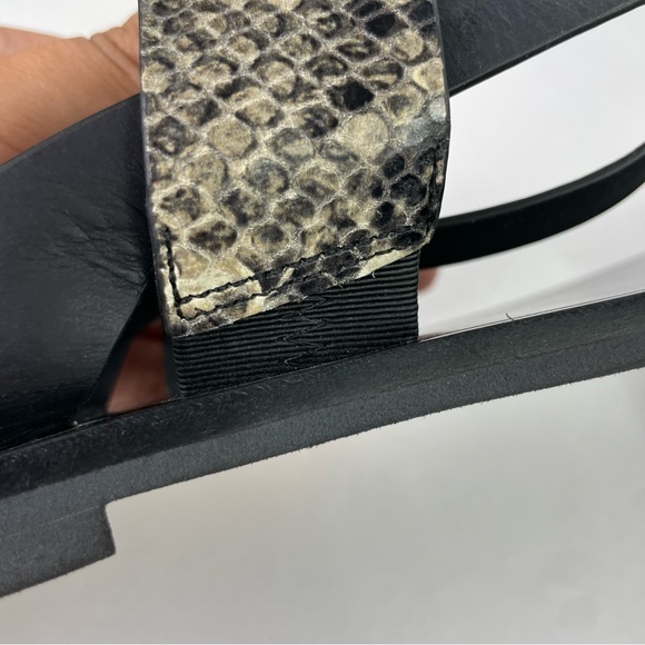 VINCE. Black Snakeskin Flip Flop Thong Sandals‎ - Picture 11 of 16